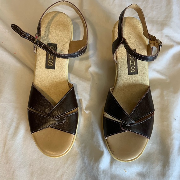 Sandals - Picture 3 of 9